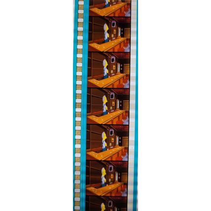 Simpsons Movie. Pk GEB - a015o . 1 STRIP OF 5 - 35MM FILM CELLS