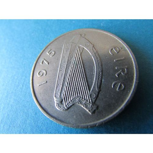 1975 IRELAND TEN PINGIN - COIN - 2 FREE POST. S