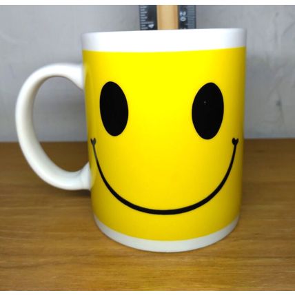 Smiley Faced Happy Emoji Coffee Tea Mug 8 Oz Size Unbranded