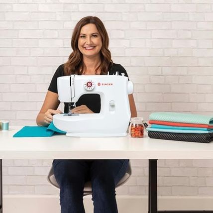 SINGER MX60 Lightweight & Portable Sewing Machine with Accessory Kit & Foot Peda