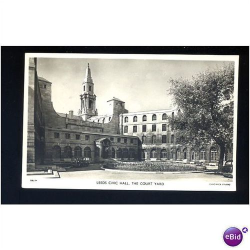 Yorkshire LEEDS Civic Hall Court Yard Postcard by Chadwick (GBL54)