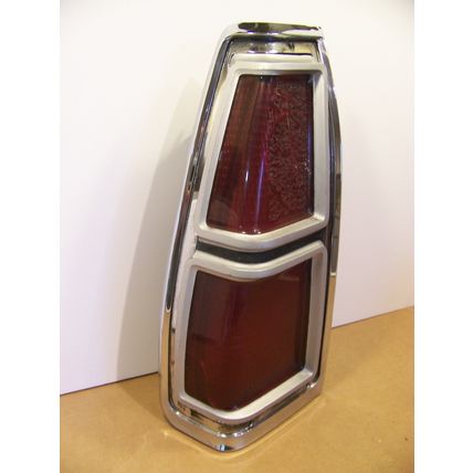1977 DODGE ROYAL MONACO STATION WAGON LH TAILLIGHT LENS & HOUSING OEM 76 75