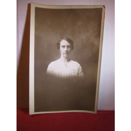 UNKNOWN LADY antique portrait b/w photograph by J Wilson of Bradford #