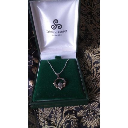 Vintage 1990-s Irish Celtic Claddagh 925 Sterling Silver Necklace in Box.