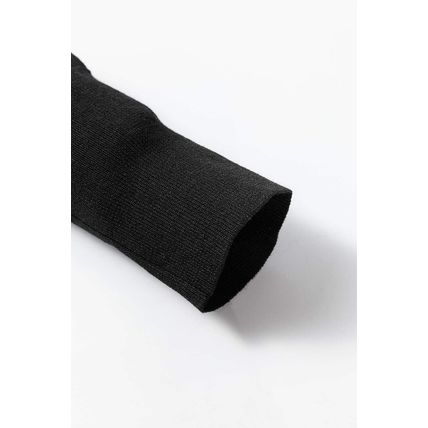 Black Solid Color Slim Fit Lightweight Crew Neck Sweater