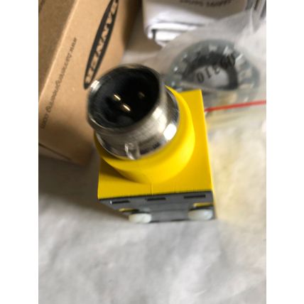 NEW BANNER SMI912LVAGQD,SM1912LVAGQD PHOTOELECTRIC SENSOR,CV