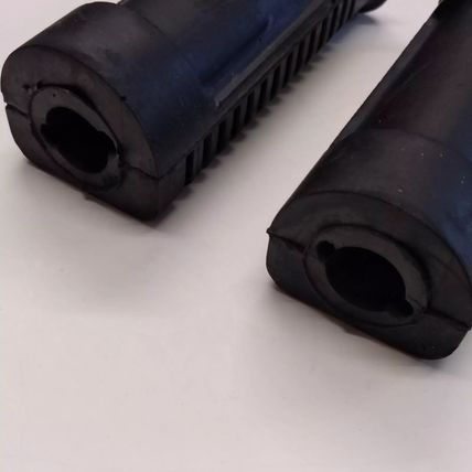 Pair of Rider Footrest Rubbers Triumph T140 1979 to 1982 F17256 F17259