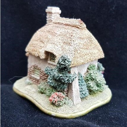 Lilliput Lane Rose Bouquet Cottage Thatched Vintage Ornament