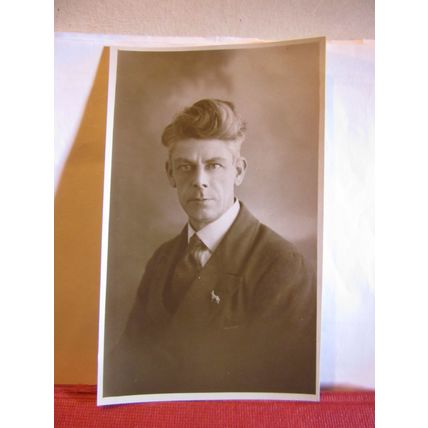 UNKNOWN MAN with a high QUIFF antique photograph Laurence Studios 1929 =