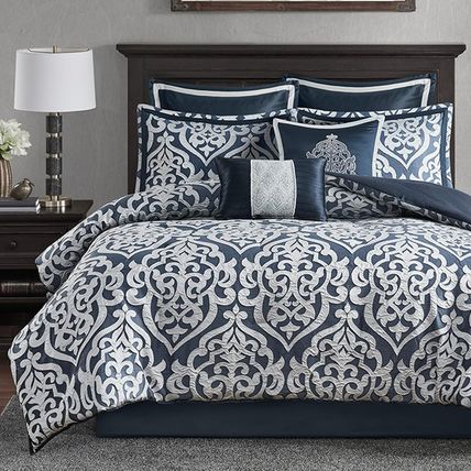 Madison Park Odette Cozy Comforter Set Jacquard Damask Medallion Design - Modern