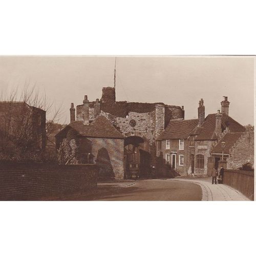 Landgate Rye Sussex Postcard (SX72030)