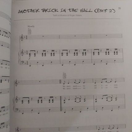 Pink Floyd - The Wall Arranged for Piano/Vocal/Guitar 26 Songs 103 Pages