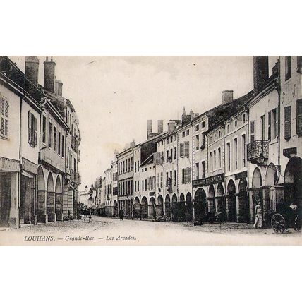 71 - Louhans - Grande rue - les arcades