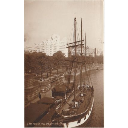 London The Embankment London Postcard (LN77678)