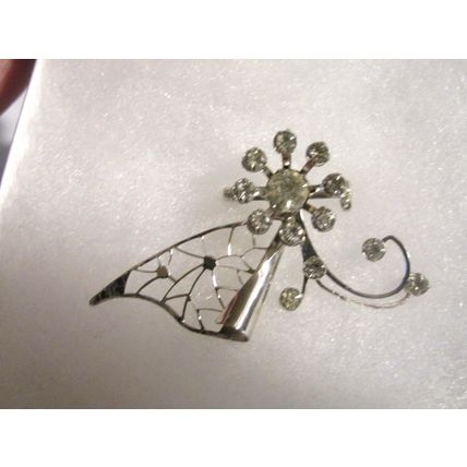 Unique Art Deco Riveted Silver White Crystal Floral Brooch - Pin