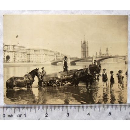 1980 postcard London Heat Wave 1935
