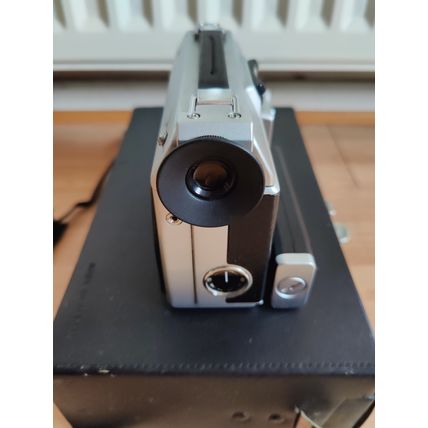 Canon Auto Zoom 814 Super 8 Cine/Movie camera, hard-case, lens and lens cap.
