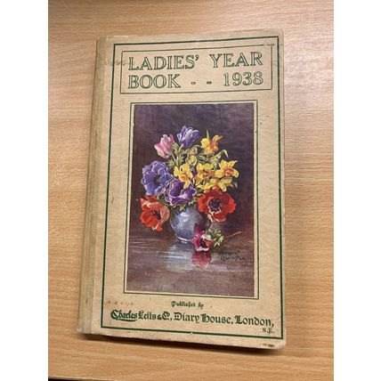 1937 "LADIES' YEAR BOOK 1938" VINTAGE HB BOOK & FOLD OUT UNDERGROUND MAP (P3)