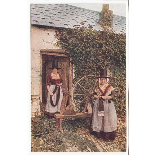 Ladies in Welsh National Costume Postcard 9300