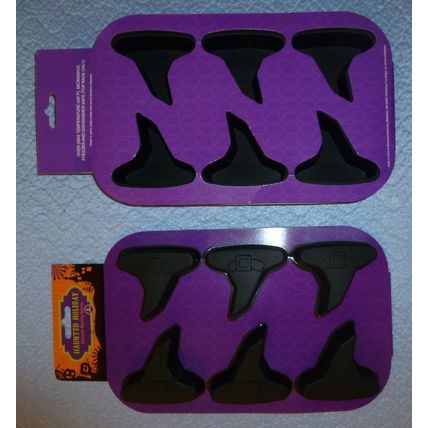 "2 NEW HAUNTED HALLOWEEN WITCHES HAT SILICONE BAKING MOLDS MUFFIN PANS CUPCAKE"