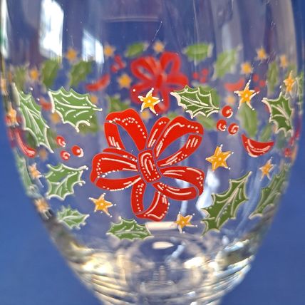 Lot 4 LIBBEY Christmas HOLLY BERRY Glass Ice Tea GOBLETS Stemmed Wine Bow Ribbon