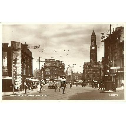 Yorkshire BRADFORD Town Hall Square Postcard (Valentine 218477)
