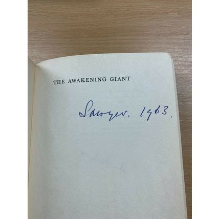 1961 1ST AUSTRALIAN EDITION BILL BEATTY "THE AWAKENING GIANT" HARDBACK BOOK (P3)