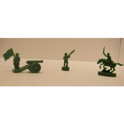 Risk Armies miniature figures lot of 6 with bonus figure