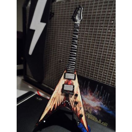 DAVE MUSTAINE (Megadeth) - Angel of Deth V Custom 1:4 Replica Guitar ~New~