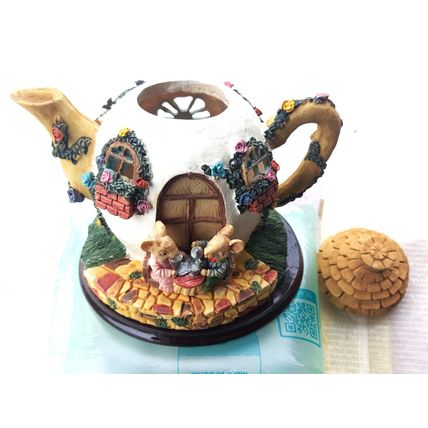 NEW UNUSED LITTLE MEADOW SERIES BEAUTIFULLY DECORATED TEAPOT POTPOURRI HOLDER