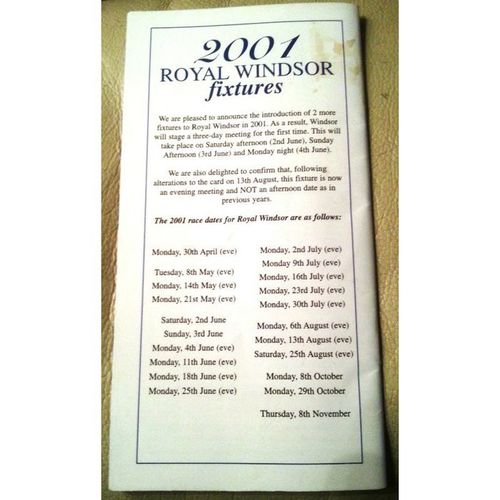 Royal Windsor Horse Racing Racecard Programme Meeting 8th November 2001