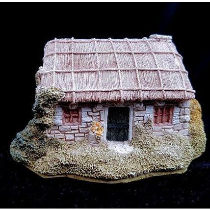 Lilliput Lane Magilligans Cottage Collectable Vintage Ornament