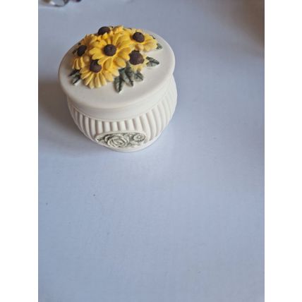 VINTAGE HANDCAST SUNFLOWER SOAPSTONE TRINCKET BOX 4.5CM