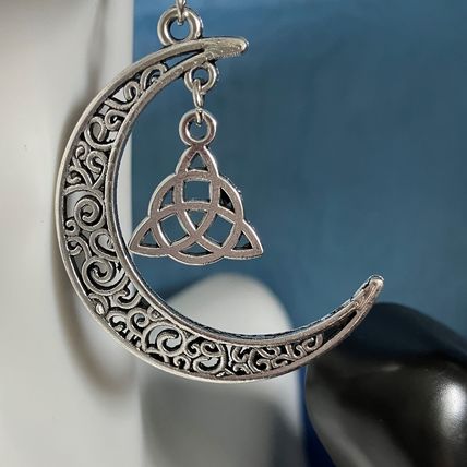Earrings Hollow Moon Design Retro Elegant Dangle #572