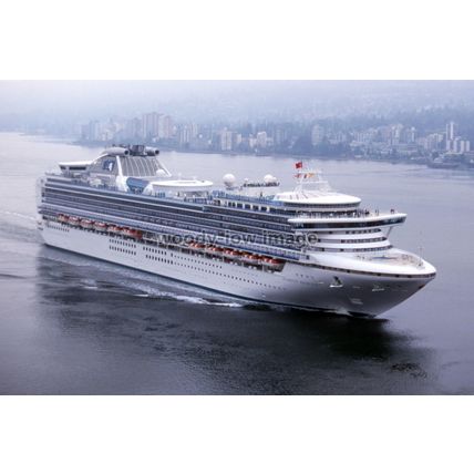 SL0730 - Cruise Liner - Diamond Princess - photograph 6x4