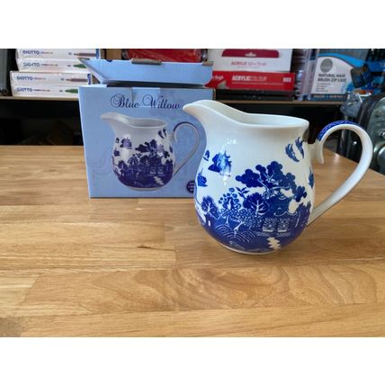 Blue Willow fine China mug