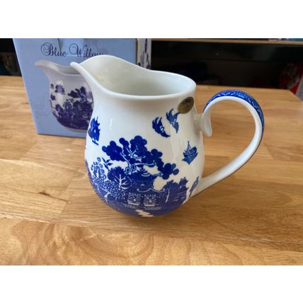 Blue Willow fine China mug