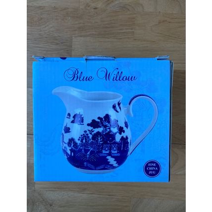 Blue Willow fine China mug