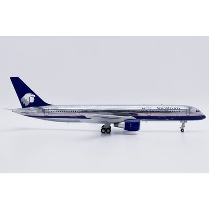 B757-200 AEROMEXICO (POLISHED) REG: N490AM - JC WINGS LH2332 1/200 - PRE ORDER