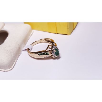Estate .45ctw Natural Marq Emerald and Diamond channel 10Kt YellowGold Ring22081