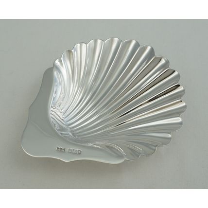 Butter Shell, Antique English Sterling Silver, Mappin & Webb, Sheffield 1903.