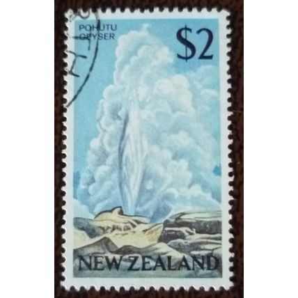 New Zealand 1967 Decimal Currency definitives $2 Pohutu Geyser used stamp SG862