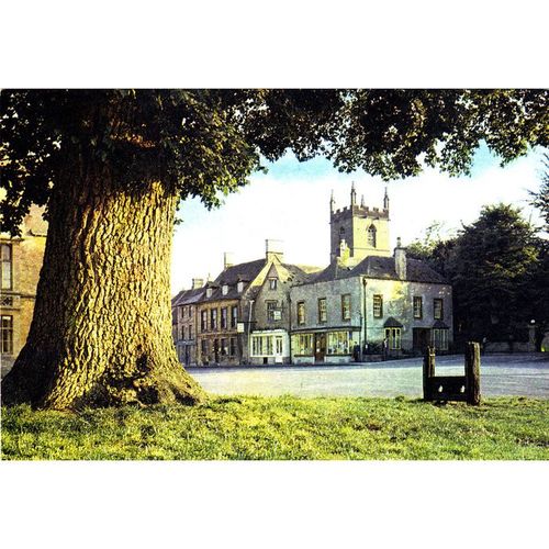 Colour Postcard - The Stocks & Parish Church , Stow on the Wold, Gloucestershire