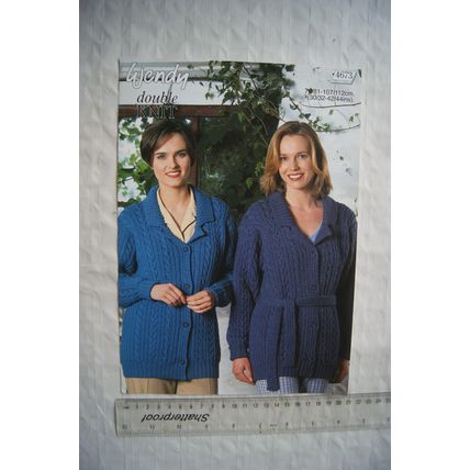 Vintage: Wendy 4675 jacket with belt, DK, 30-44 inch, 76-112 cm