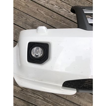 2011-2012 Land Rover LR2 Front Bumper Cover + Fog Lights LR034177 Fiji White OEM