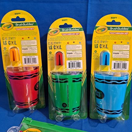 New Lot 6 CRAYOLA TOOTHBRUSH SET Brush Buddies Rinsing Cup Cap & Xtra Travel Kit