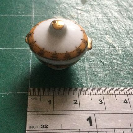 Serving Dish with Lid 1:12th Dolls House Miniature