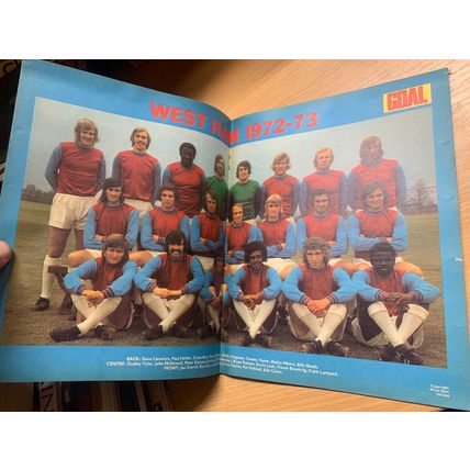 GOAL MAGAZINE #217 28 OCT 1972 UK FOOTBALL MAGAZINE - WEST HAM TEAM POSTER (LL)