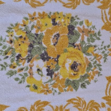 Vintage FLORAL BATH TOWEL Yellow Flowers Cannon? 43" x 24 1/2"