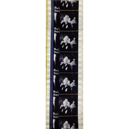 Pk GEB - W - MIX - E 0111g . 1 STRIP OF 5 - 35MM FILM CELLS. ( M )